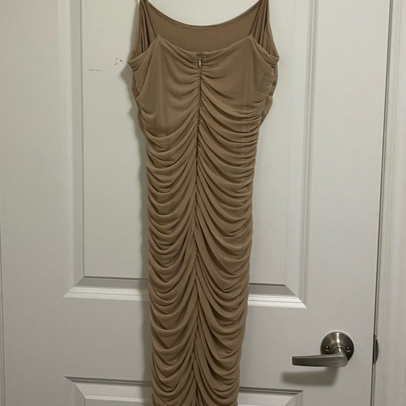 HONEY - Chantelle Mesh Ruched Midi Dress - Picture 3 of 6